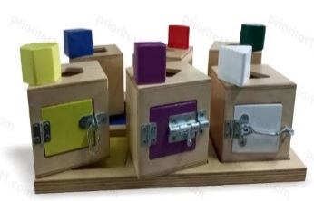 Тактильный сортер «Кубики с замочками»